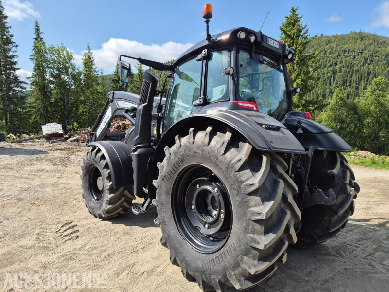2021 Valtra T 234 VERSU med laster og front hydraulikk / PTO - Tracteur agricole: photos 3 2021 Valtra T 234 VERSU med laster og front hydraulikk / PTO - Tracteur agricole: photos 3