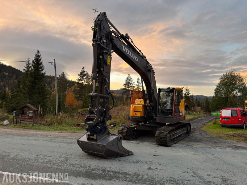 2022 Volvo ECR235EL gravemaskin – kun 15,8 timer – SMP tiltrotator, pusseskuffe og graveskuffe - Pelle: photos 2 2022 Volvo ECR235EL gravemaskin – kun 15,8 timer – SMP tiltrotator, pusseskuffe og graveskuffe - Pelle: photos 2