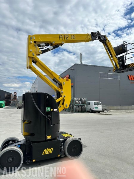2023 AIRO A12 JE, elektrisk bomlift - Roterende Jibb - Arbeidshøyde 12,1 m. - Leveres med ny årskontroll! - Nacelle: photos 2 2023 AIRO A12 JE, elektrisk bomlift - Roterende Jibb - Arbeidshøyde 12,1 m. - Leveres med ny årskontroll! - Nacelle: photos 2