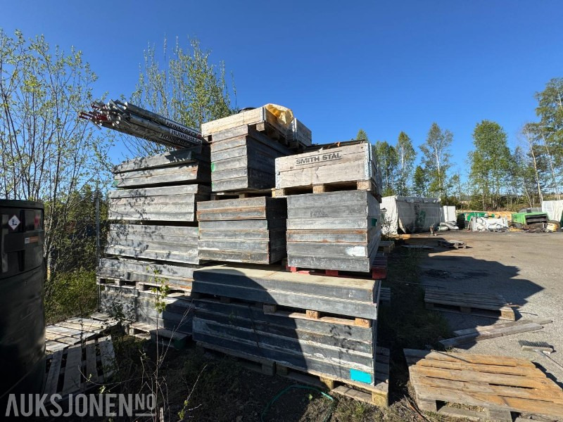 215m2 Manto Systemforskaling - Matériel de chantier: photos 5 215m2 Manto Systemforskaling - Matériel de chantier: photos 5