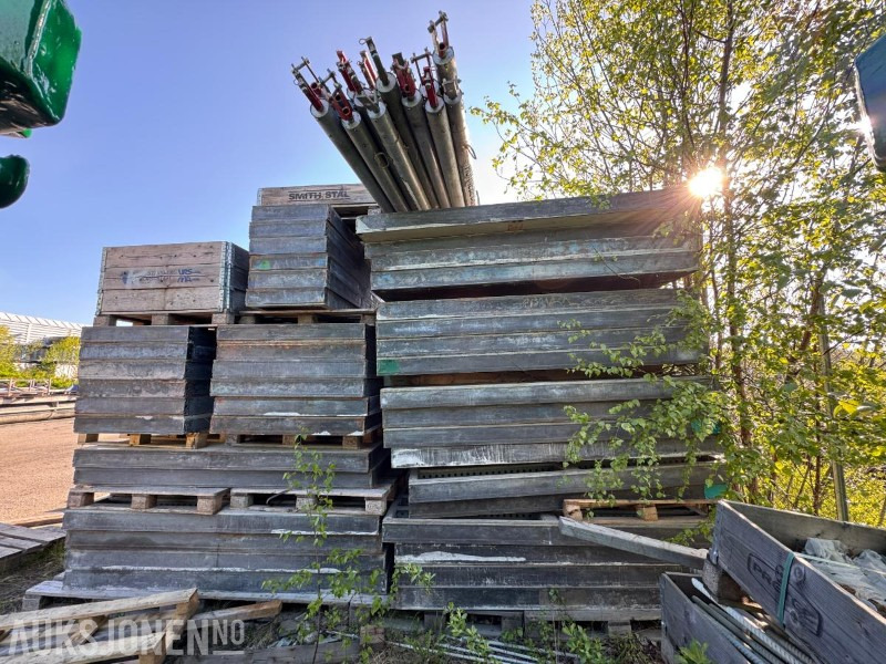 215m2 Manto Systemforskaling - Matériel de chantier: photos 3 215m2 Manto Systemforskaling - Matériel de chantier: photos 3