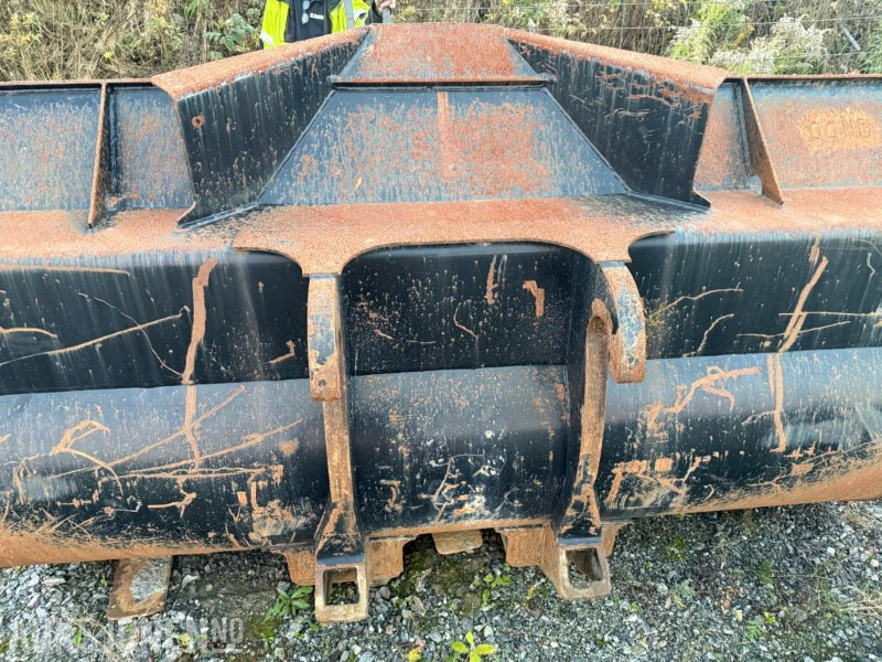 1900 Skuffe m/Cat kopling - Accessoire pour Engins de chantier: photos 2 1900 Skuffe m/Cat kopling - Accessoire pour Engins de chantier: photos 2