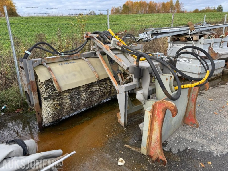 1995 Holms SAHL 250 kost med BM feste - Accessoire pour Engins de chantier: photos 1 1995 Holms SAHL 250 kost med BM feste - Accessoire pour Engins de chantier: photos 1