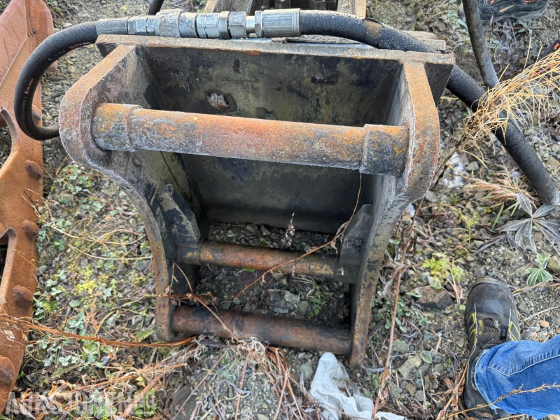 2008 Daemo DMB180 pigghammer med kombi S60 og S70 feste. - Accessoire pour Engins de chantier: photos 5 2008 Daemo DMB180 pigghammer med kombi S60 og S70 feste. - Accessoire pour Engins de chantier: photos 5