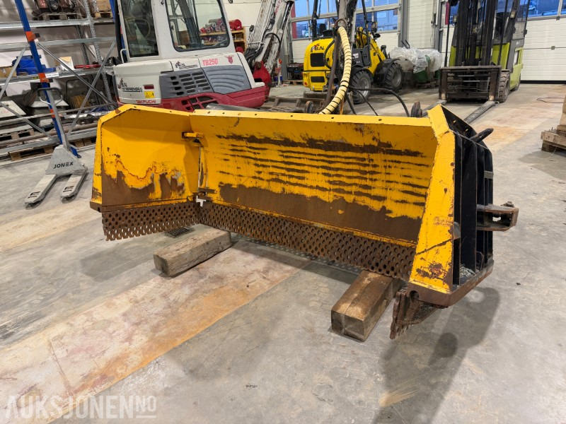 2008 Tellefsdal Klappvnge - klar for nye oppdrag - Accessoire pour Engins de chantier: photos 1 2008 Tellefsdal Klappvnge - klar for nye oppdrag - Accessoire pour Engins de chantier: photos 1