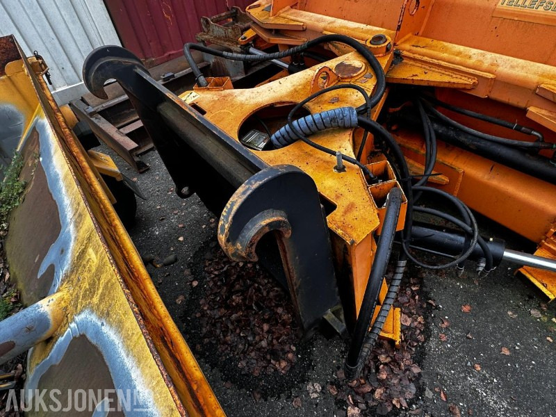 2011 Tellefsdal U-plow HK 5200 - 17` U-Plog - Accessoire pour Engins de chantier: photos 2 2011 Tellefsdal U-plow HK 5200 - 17` U-Plog - Accessoire pour Engins de chantier: photos 2