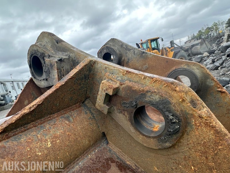 Accessoire pour Engins de chantier 2014 Gjerstad Graveskuff / Lasteskuffe - 4500 L - 4,5 m3 - Nysveiset: photos 11 Accessoire pour Engins de chantier 2014 Gjerstad Graveskuff / Lasteskuffe - 4500 L - 4,5 m3 - Nysveiset: photos 11