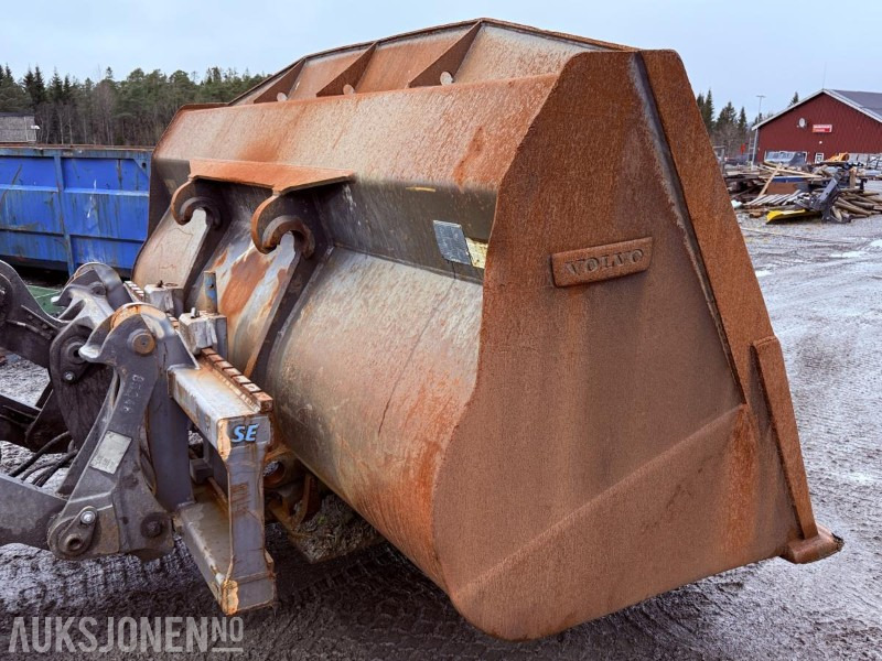 2014 Volvo Skuffe m/Stor BM hurtigfeste og slitedel - Rep.objekt - Accessoire pour Engins de chantier: photos 5 2014 Volvo Skuffe m/Stor BM hurtigfeste og slitedel - Rep.objekt - Accessoire pour Engins de chantier: photos 5