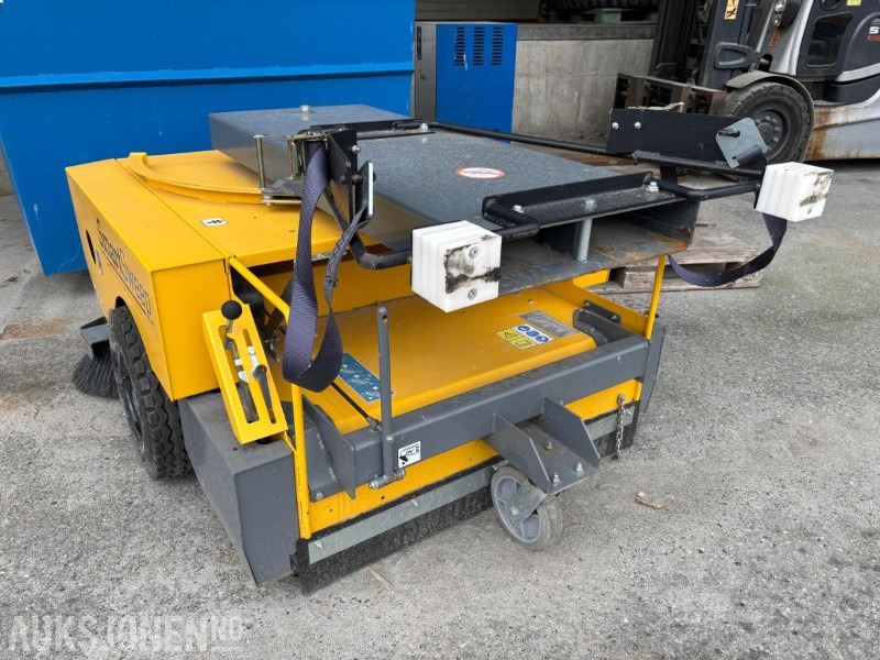 2021 Smartsweep Kost til truck 140TA2232 - Accessoire pour Engins de chantier: photos 2 2021 Smartsweep Kost til truck 140TA2232 - Accessoire pour Engins de chantier: photos 2