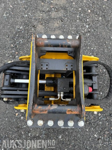 2024 Engcon TG25HD-S40 Tømmerklo / Tømmerklype - Nesten ikke brukt - S40 feste - Accessoire pour Engins de chantier: photos 5 2024 Engcon TG25HD-S40 Tømmerklo / Tømmerklype - Nesten ikke brukt - S40 feste - Accessoire pour Engins de chantier: photos 5