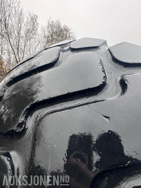 4 stk brukte Hjullaster dekk - Stått på Komatsu WA250 - Michelin 20.5R25 - Accessoire pour Engins de chantier: photos 5 4 stk brukte Hjullaster dekk - Stått på Komatsu WA250 - Michelin 20.5R25 - Accessoire pour Engins de chantier: photos 5