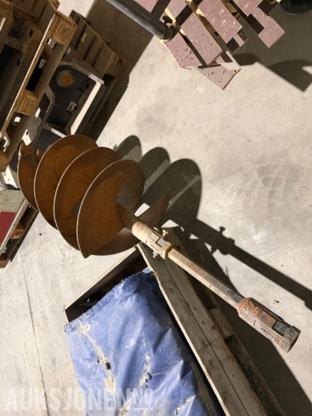 Metallborr - Til CAT kompaktlaster - Accessoire pour Engins de chantier: photos 1 Metallborr - Til CAT kompaktlaster - Accessoire pour Engins de chantier: photos 1