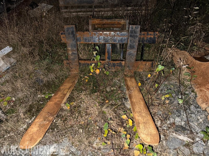 Pallegaffel m/kombi feste S60 og S70 - Accessoire pour Engins de chantier: photos 2 Pallegaffel m/kombi feste S60 og S70 - Accessoire pour Engins de chantier: photos 2