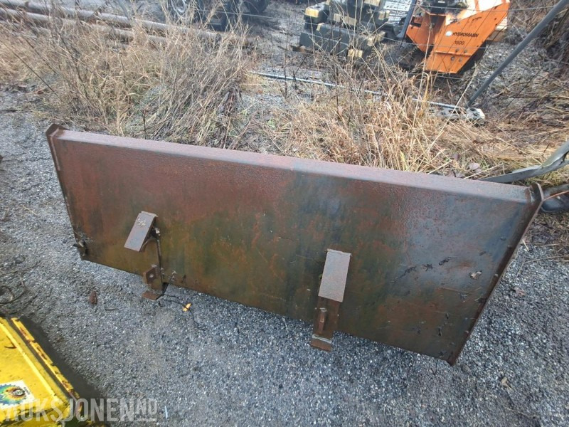 Skuffe til mindre traktorer og hjullaster - Accessoire pour Engins de chantier: photos 2 Skuffe til mindre traktorer og hjullaster - Accessoire pour Engins de chantier: photos 2