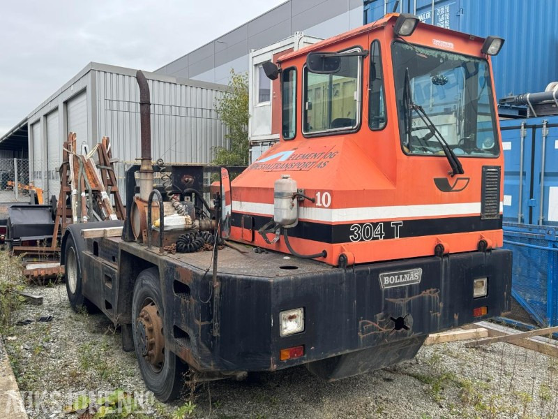 BOLLNAS 304T terminaltraktor / Rep.objekt - Matériel de chantier: photos 5 BOLLNAS 304T terminaltraktor / Rep.objekt - Matériel de chantier: photos 5