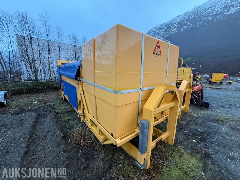 2016 Falköping C7 LTFV2 fastsandspreder - Camion: photos 4 2016 Falköping C7 LTFV2 fastsandspreder - Camion: photos 4