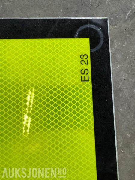 Kantslått skilt med lys - Matériel de chantier: photos 5 Kantslått skilt med lys - Matériel de chantier: photos 5