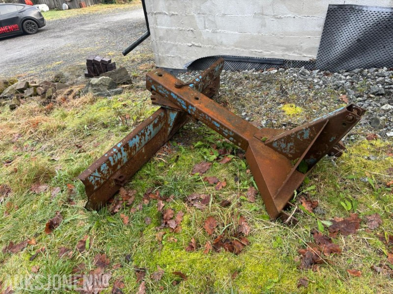 1900 BAKMONTERT SKJÆR MED 3-PUNKTSFESTE - Machine agricole: photos 2 1900 BAKMONTERT SKJÆR MED 3-PUNKTSFESTE - Machine agricole: photos 2