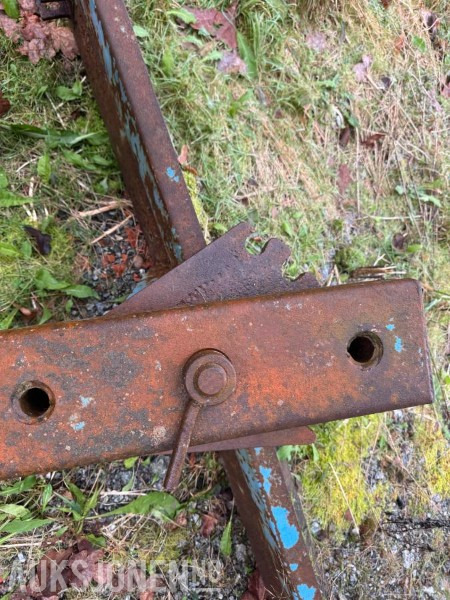 1900 BAKMONTERT SKJÆR MED 3-PUNKTSFESTE - Machine agricole: photos 4 1900 BAKMONTERT SKJÆR MED 3-PUNKTSFESTE - Machine agricole: photos 4