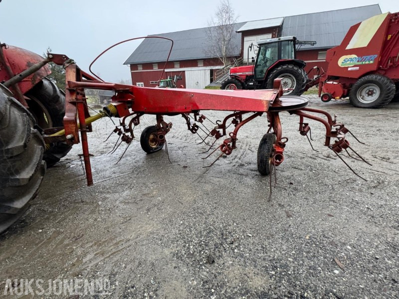 1990 JF CR 320 KOMBI RIVE / SPREDER EKSTRA PIGGER - Machine agricole: photos 5 1990 JF CR 320 KOMBI RIVE / SPREDER EKSTRA PIGGER - Machine agricole: photos 5