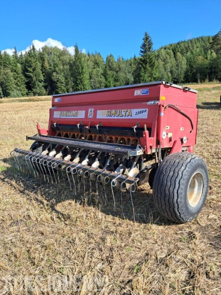 1997 Junkkeri Simulta såmaskin 2500 slep - Machine agricole: photos 1 1997 Junkkeri Simulta såmaskin 2500 slep - Machine agricole: photos 1