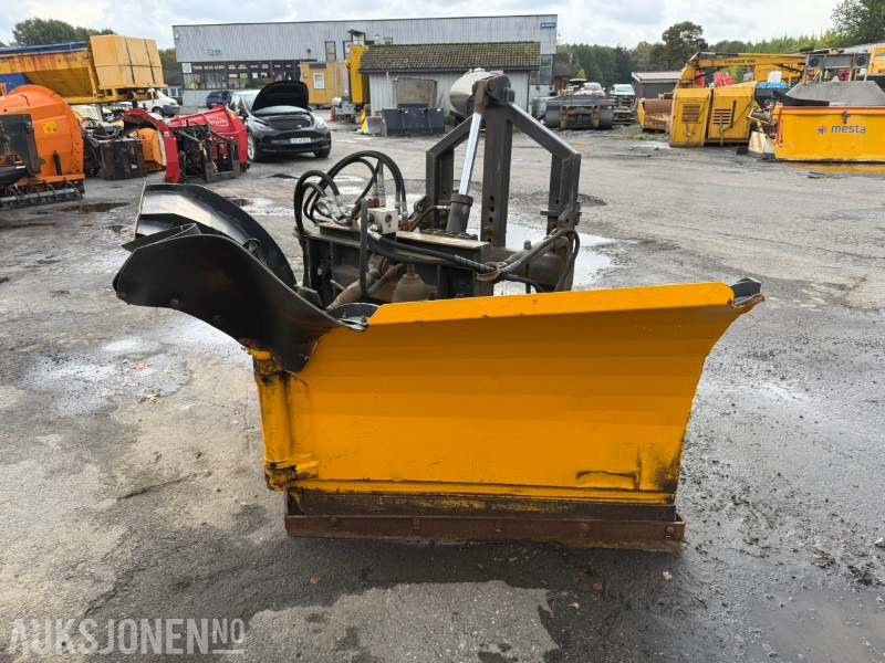 1999 Tellefsdal V-2700HS V-Plog - Machine agricole: photos 1 1999 Tellefsdal V-2700HS V-Plog - Machine agricole: photos 1