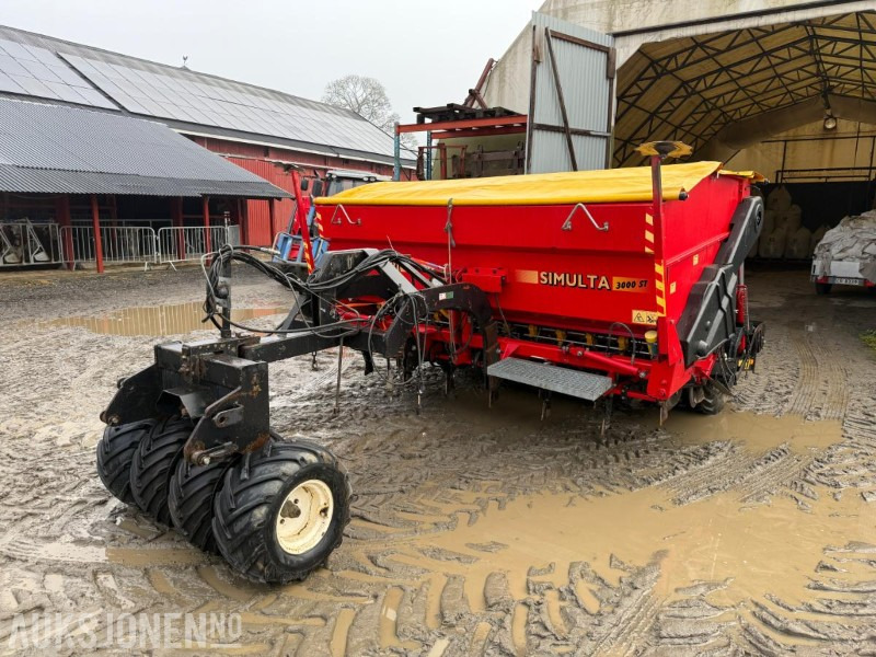 2001 Junkkari Simulta 3000ST Såmaskin - Machine agricole: photos 1 2001 Junkkari Simulta 3000ST Såmaskin - Machine agricole: photos 1