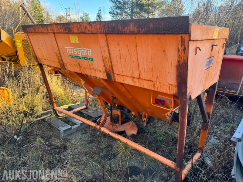 2006 Shmidt Traxos 18VCB selvlastende tallerkenspreder for traktor 1,8 m3 - Machine agricole: photos 4 2006 Shmidt Traxos 18VCB selvlastende tallerkenspreder for traktor 1,8 m3 - Machine agricole: photos 4