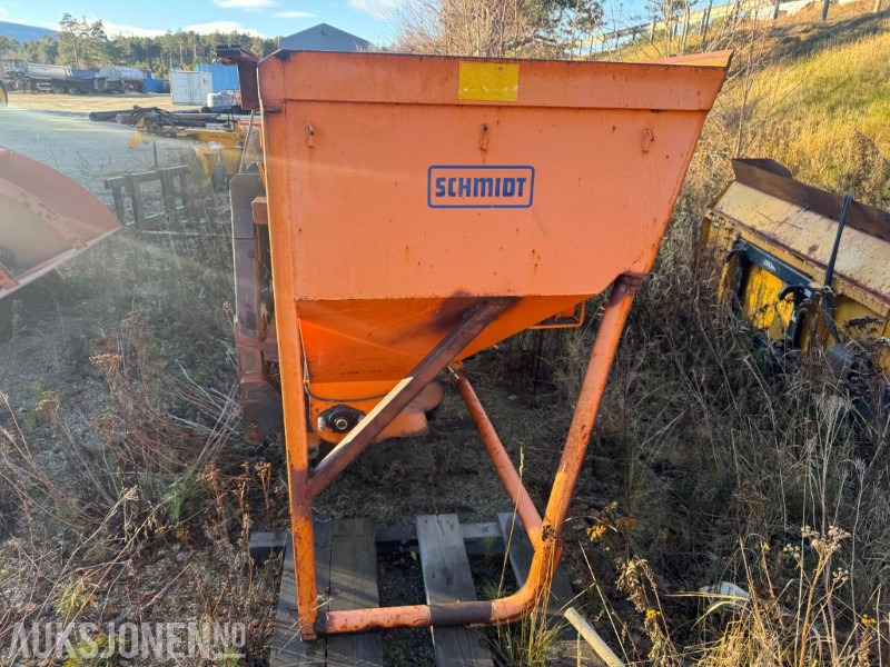 2006 Shmidt Traxos 18VCB selvlastende tallerkenspreder for traktor 1,8 m3 - Machine agricole: photos 3 2006 Shmidt Traxos 18VCB selvlastende tallerkenspreder for traktor 1,8 m3 - Machine agricole: photos 3