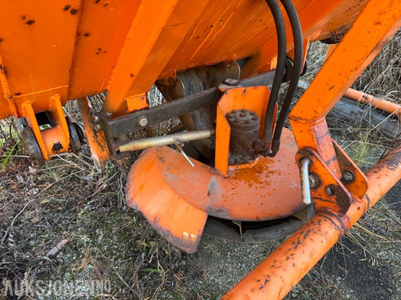 2006 Shmidt Traxos 18VCB selvlastende tallerkenspreder for traktor 1,8 m3 - Machine agricole: photos 5 2006 Shmidt Traxos 18VCB selvlastende tallerkenspreder for traktor 1,8 m3 - Machine agricole: photos 5