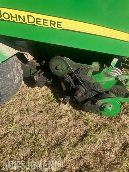 2011 John Deere 744 Premium Rundballepresse / Kombipresse - Machine agricole: photos 5 2011 John Deere 744 Premium Rundballepresse / Kombipresse - Machine agricole: photos 5