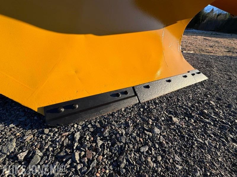 Machine agricole 2015 Steinsland SP 2700 - Spissplog med paralellogram - Feste for brøyteplate - Nymalt: photos 15