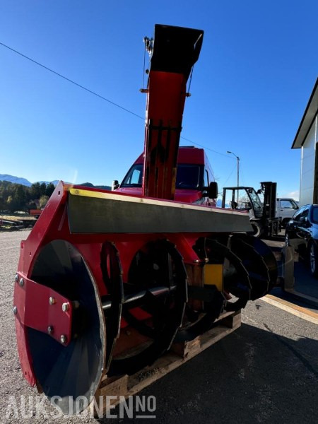 2017 Tokvam F 150 H - To trinns hydraulisk drevet snøfres - Frontmontert - SMS/trima feste - lite brukt - Machine agricole: photos 5 2017 Tokvam F 150 H - To trinns hydraulisk drevet snøfres - Frontmontert - SMS/trima feste - lite brukt - Machine agricole: photos 5