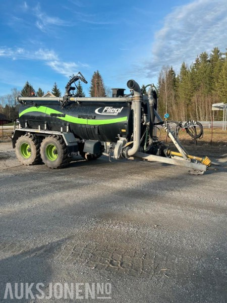 2022 Fliegl VFW12000 - Machine agricole: photos 1 2022 Fliegl VFW12000 - Machine agricole: photos 1