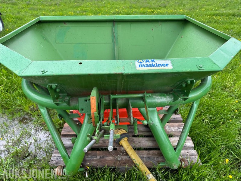 AMAZONE ZA-F 604R GJØDSELSPREDER - Machine agricole: photos 3 AMAZONE ZA-F 604R GJØDSELSPREDER - Machine agricole: photos 3