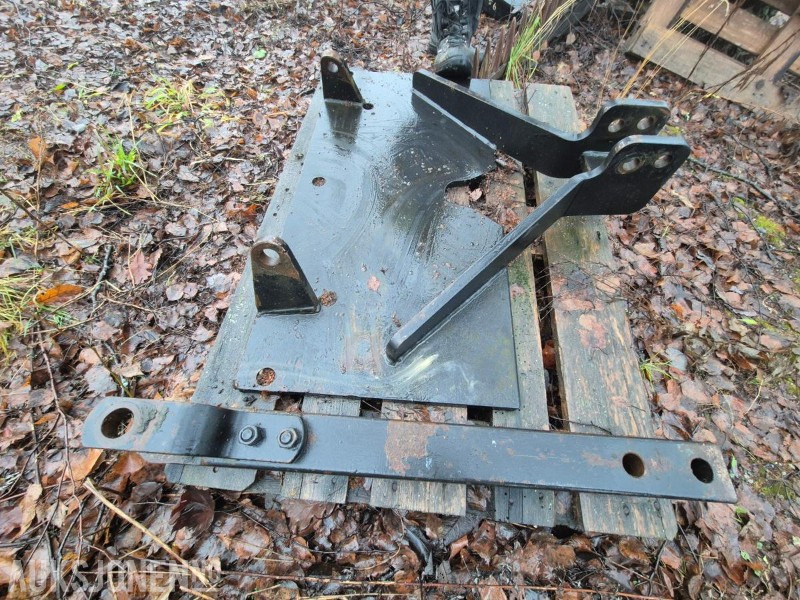 Brøyteplate / brøytefeste og landbruksdrag til JCB 7230 - Machine agricole: photos 2 Brøyteplate / brøytefeste og landbruksdrag til JCB 7230 - Machine agricole: photos 2