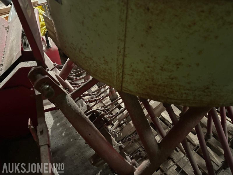 KVERNELAND SÅMASKIN - Machine agricole: photos 4 KVERNELAND SÅMASKIN - Machine agricole: photos 4