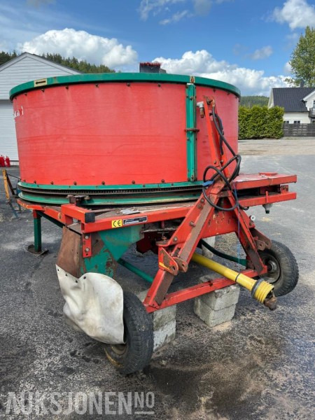 Machine agricole Kverneland - Halm utlegger: photos 1