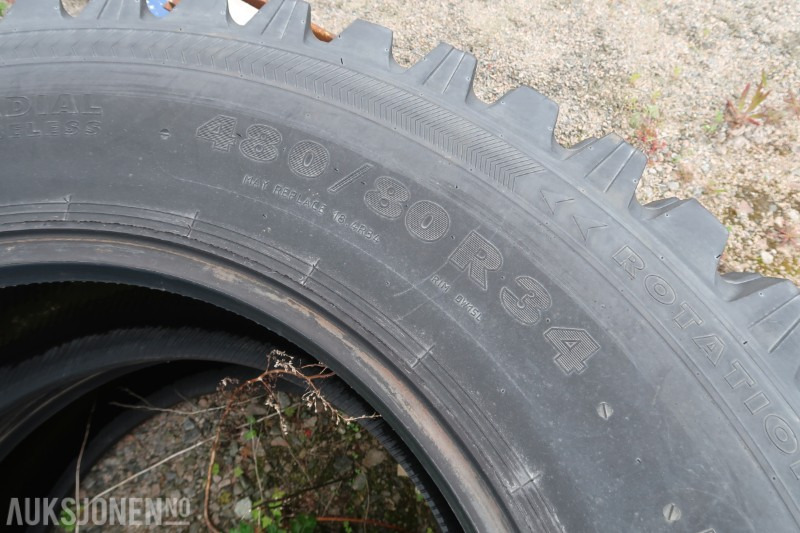 Nokian Tri-2 Piggdekk 480/80 R34 og hjulsett til Valtra - Machine agricole: photos 3 Nokian Tri-2 Piggdekk 480/80 R34 og hjulsett til Valtra - Machine agricole: photos 3