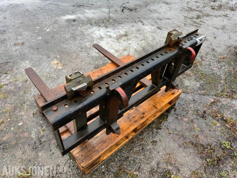 Pallegafler til traktor med flyttbare gafler - Machine agricole: photos 2 Pallegafler til traktor med flyttbare gafler - Machine agricole: photos 2