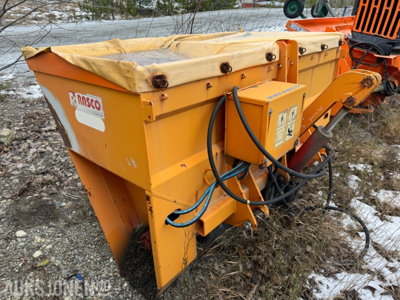 Rasco strøkasse med tallerkenspreder. Selvlastende med 3-punkt feste - Machine agricole: photos 4 Rasco strøkasse med tallerkenspreder. Selvlastende med 3-punkt feste - Machine agricole: photos 4