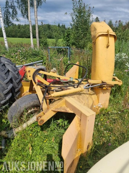 Traktor Snøfres 3 punkter feste med hydraulisk utkast - Machine agricole: photos 1 Traktor Snøfres 3 punkter feste med hydraulisk utkast - Machine agricole: photos 1