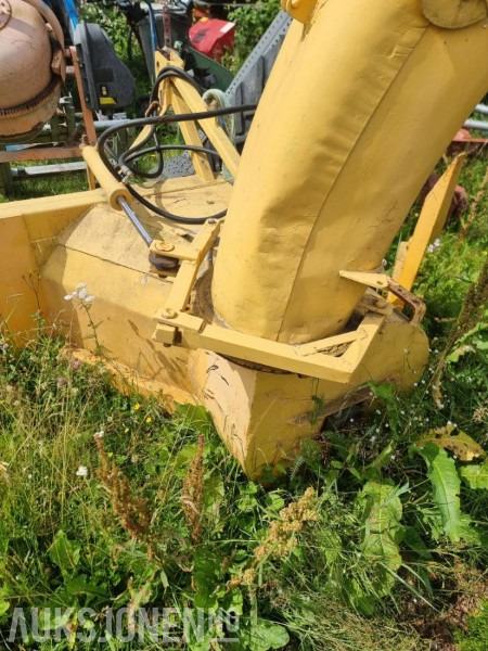 Traktor Snøfres 3 punkter feste med hydraulisk utkast - Machine agricole: photos 4 Traktor Snøfres 3 punkter feste med hydraulisk utkast - Machine agricole: photos 4