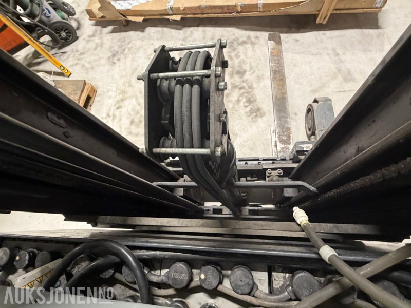 Matériel de manutention 2013 Nissan UND140 Skyvemasttruck - 4,8m med batterilader: photos 21