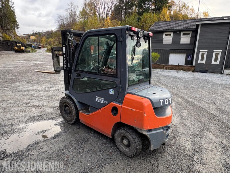Toyota Tonero 25 SAS dieseltruck - 4 311 timer - Matériel de manutention: photos 4 Toyota Tonero 25 SAS dieseltruck - 4 311 timer - Matériel de manutention: photos 4
