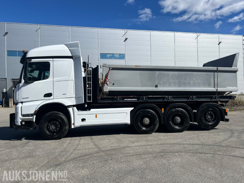 Mercedes-Benz Arocs 3253 Tridem krokbil brøyte rigget - Camion ampliroll: photos 2 Mercedes-Benz Arocs 3253 Tridem krokbil brøyte rigget - Camion ampliroll: photos 2