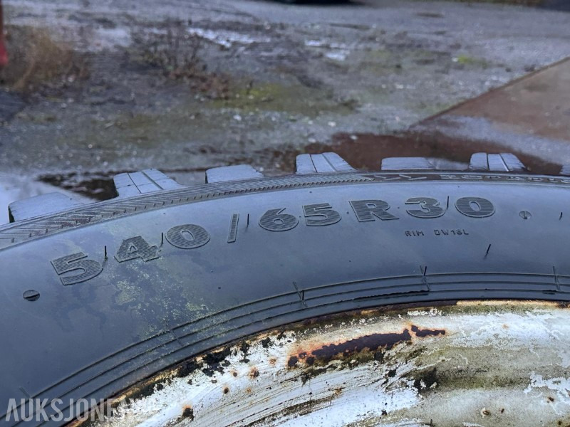 Nokian TRI 2 – 540/65R30 – Selges uten minstepris - Tracteur agricole: photos 5 Nokian TRI 2 – 540/65R30 – Selges uten minstepris - Tracteur agricole: photos 5