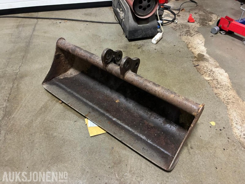 Pusseskuff til minigraver - stått på Volvo EC15 - ingen minstepris - Matériel de chantier: photos 4 Pusseskuff til minigraver - stått på Volvo EC15 - ingen minstepris - Matériel de chantier: photos 4