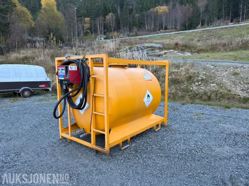 Silwer DT 2500l Double wall dieseltank - Matériel de chantier: photos 1 Silwer DT 2500l Double wall dieseltank - Matériel de chantier: photos 1