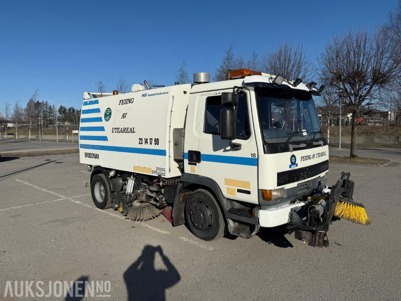 1997 DAF 45 180 TI feiebil, tilhengerfeste, nytt sug, kamera, ekstralys - Véhicule de voirie/ Spécial: photos 3 1997 DAF 45 180 TI feiebil, tilhengerfeste, nytt sug, kamera, ekstralys - Véhicule de voirie/ Spécial: photos 3
